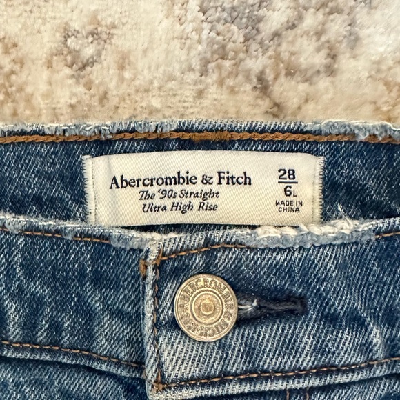 Abercrombie Curve Love jeans - Picture 3 of 4